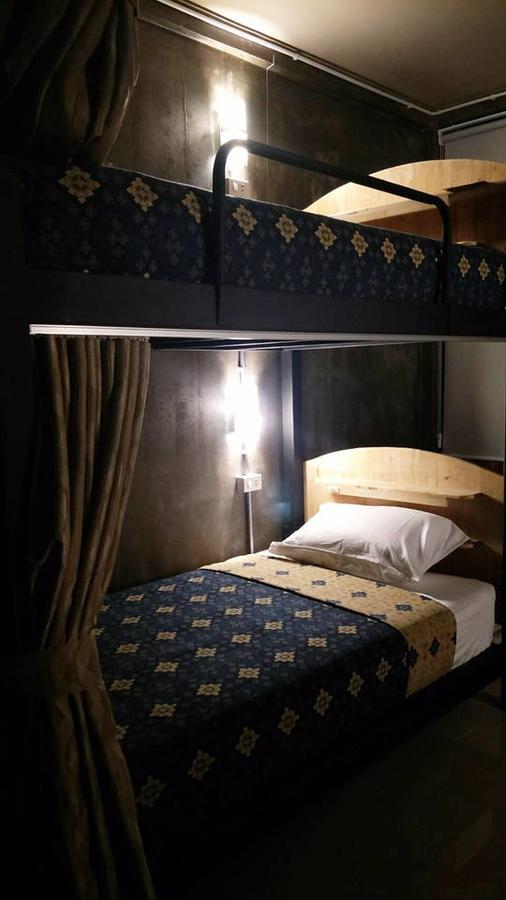 Club76 Bunk Bed. (Adults Only) Hotel Csiangmaj Kültér fotó