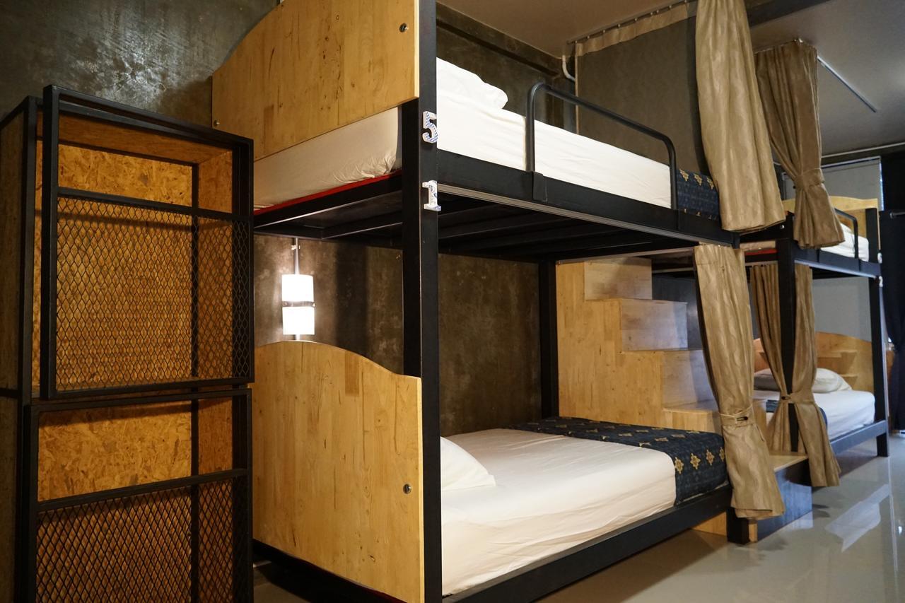 Club76 Bunk Bed. (Adults Only) Hotel Csiangmaj Kültér fotó